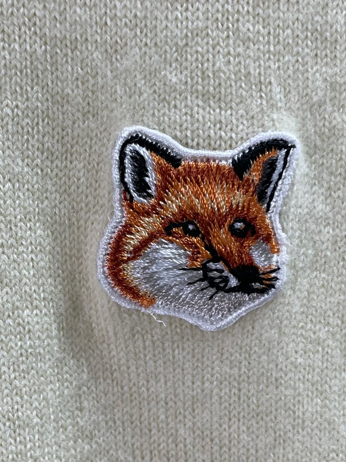 메종키츠네 폭스헤드 옐로우 니트 (on.596) 상품이미지4