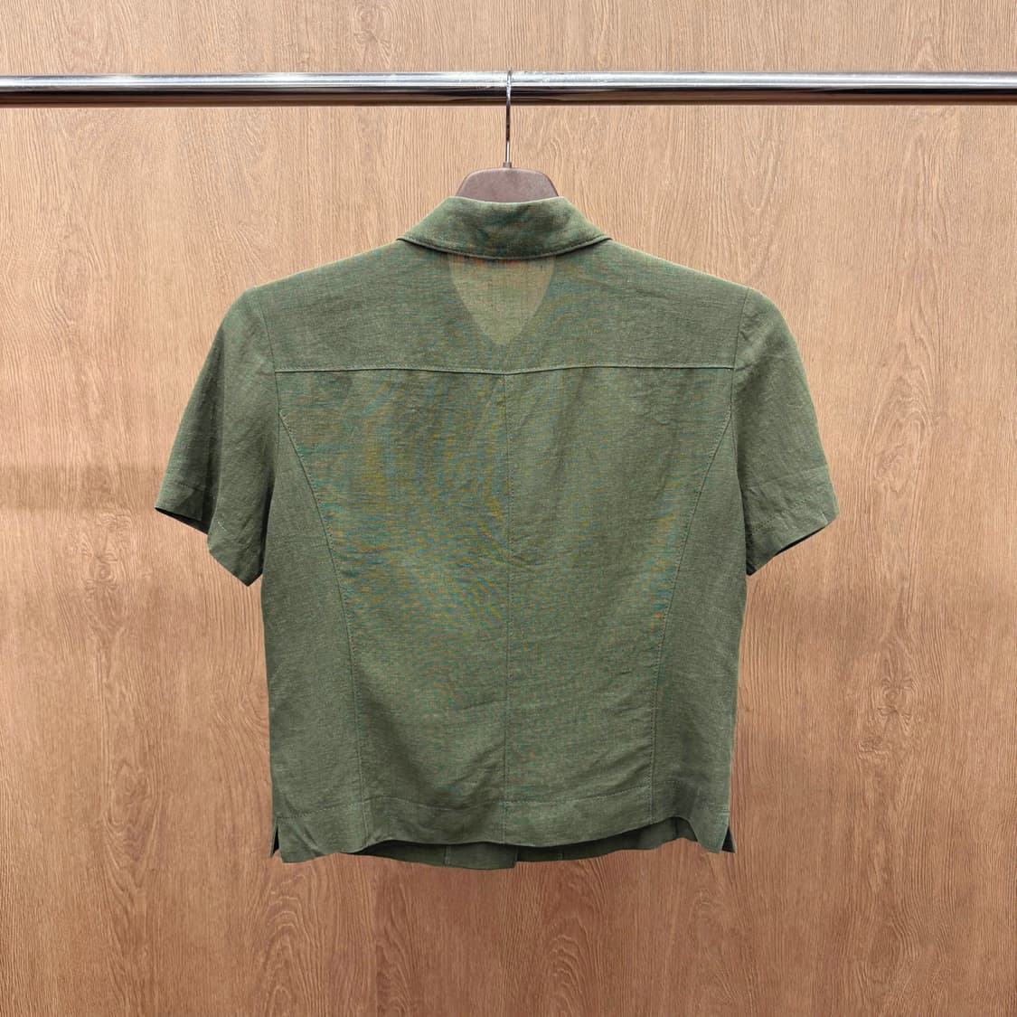 버버리 런던 반팔 셔츠 린넨 버튼 디테일 슬림핏 카키 그린 상품이미지3