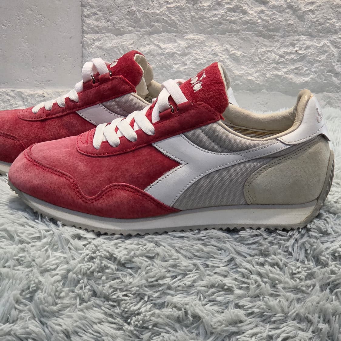 2q-10:디아도라 클래식 스웨이드 레드러닝스니커즈(240)-거의새거 상품이미지2