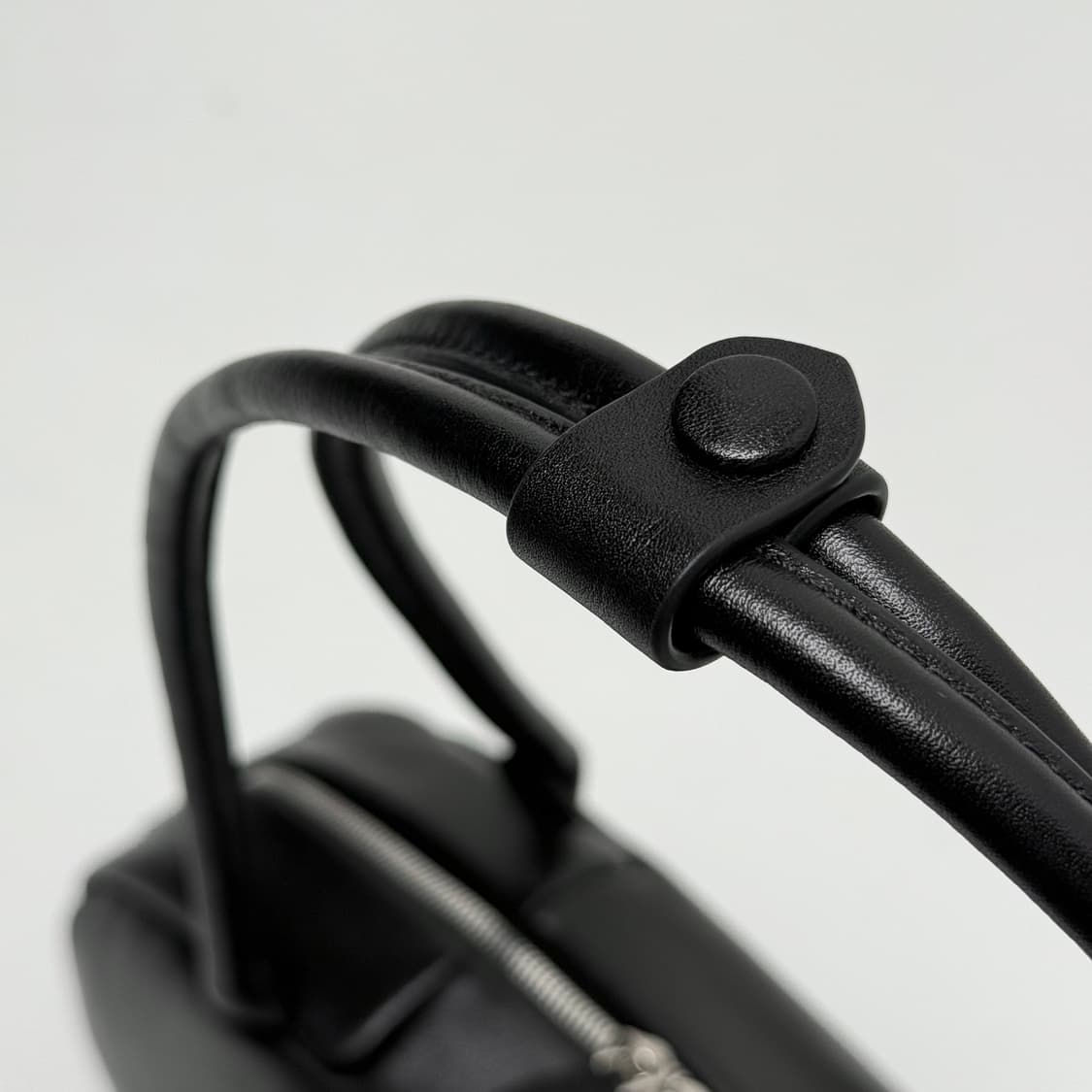 (새상품) 이랩 EEREP 오발 숄더백 블랙 상품이미지5