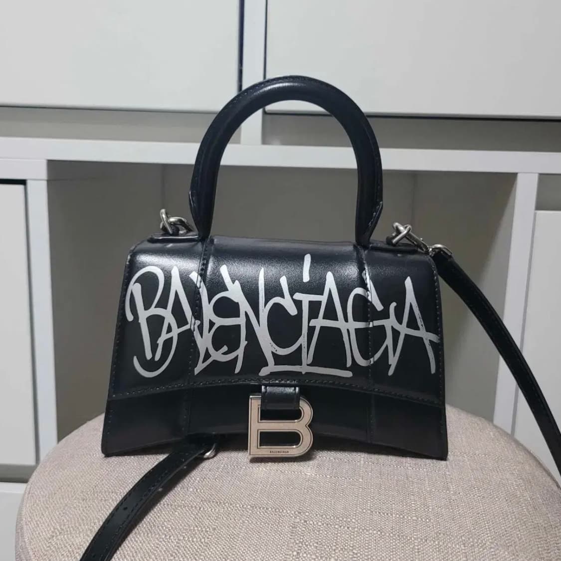 발렌시아가 아워글래스 페인팅 로고 블랙xs 상품이미지2