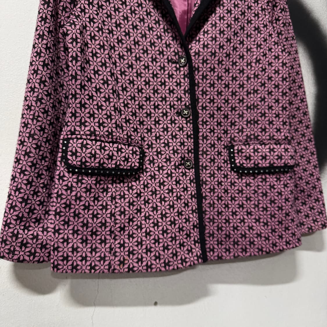 VTG 빈티지 블랙 핑크 모노 패턴 큐빅 디테일 카라 울혼방 자켓 상품이미지4