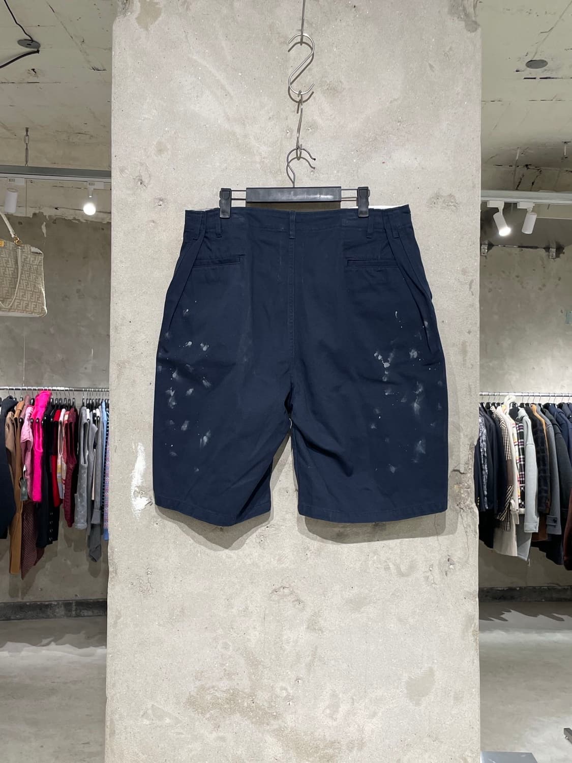 빔즈 x 바우와우 네이비 페인티드 빅 치노 쇼츠 상품이미지6