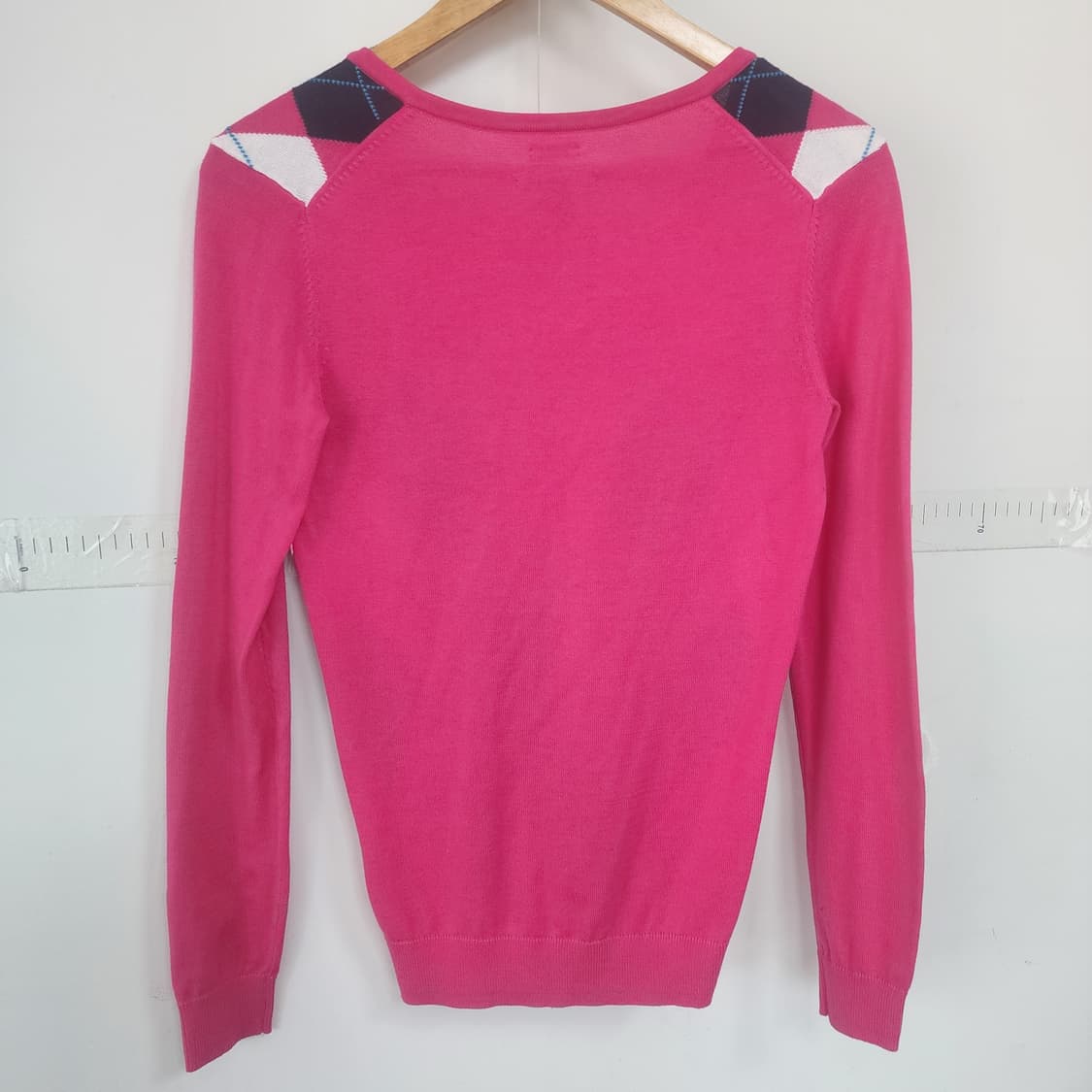 타미힐피거 핑크 아가일 V넥 니트 상품이미지7