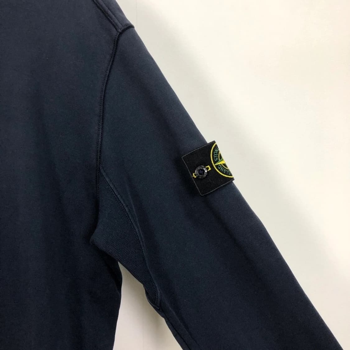 스톤아일랜드 정품 ss시즌 맨투맨 네이비 상품이미지3