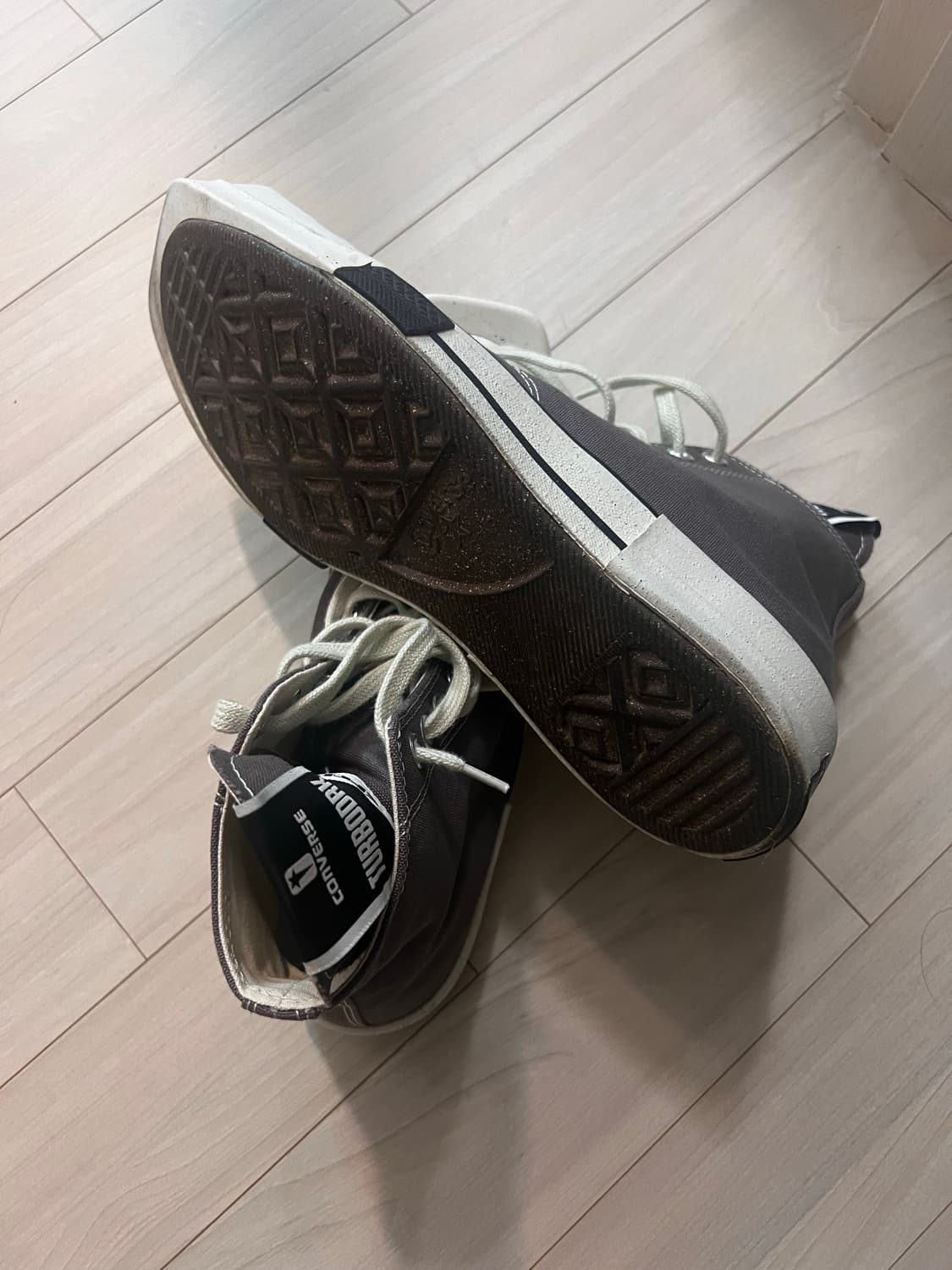 컨버스 x 다크쉐도우 터보다크 척 70 하이 레이스리스 아이언 상품이미지3