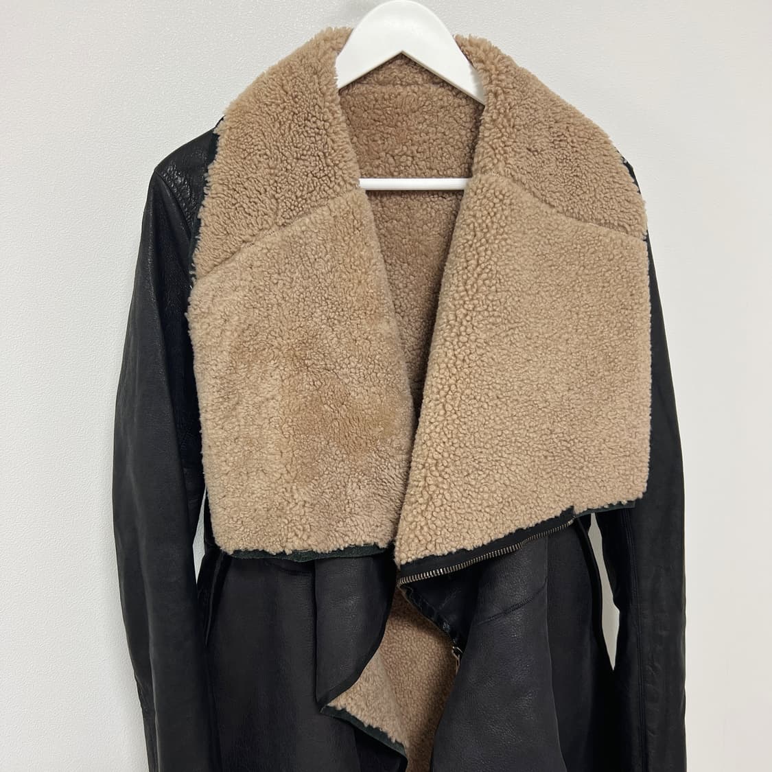 릭오웬스 10FW 하이넥 램스킨 시어링 무스탕 코트 상품이미지4