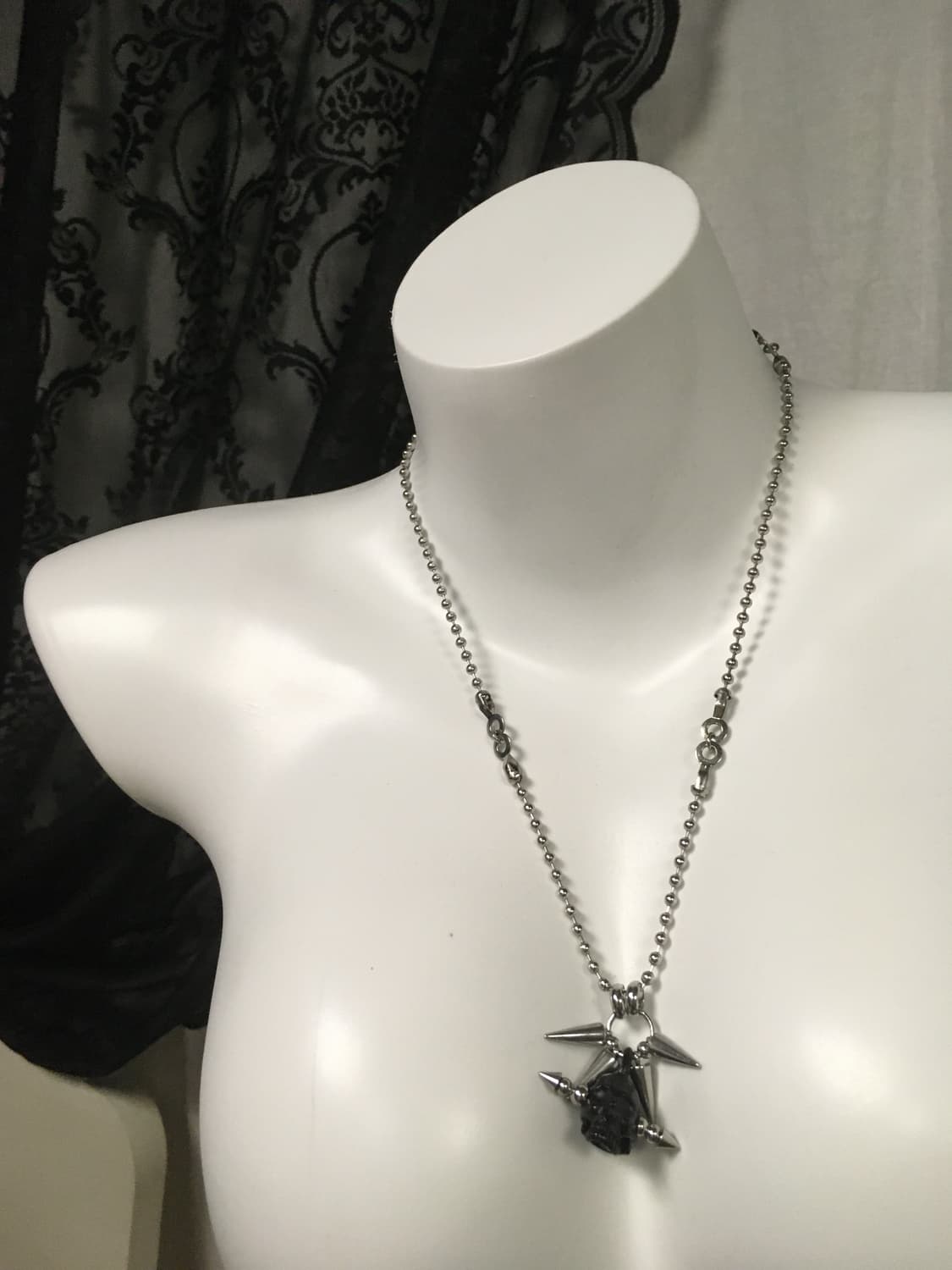 BUZZERBE HORNED SKULL LONG NECKLACE 상품이미지4