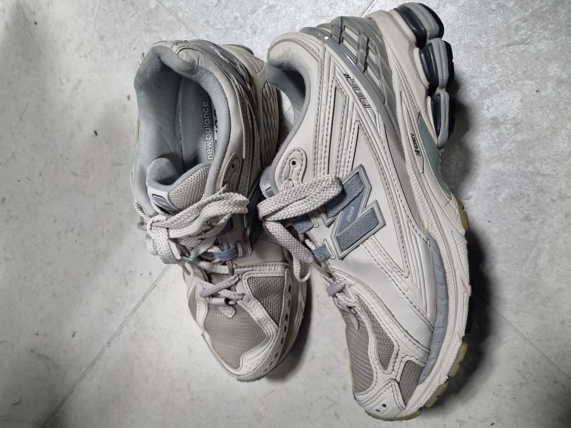 뉴발란스 1906R 스니커즈 상품이미지2