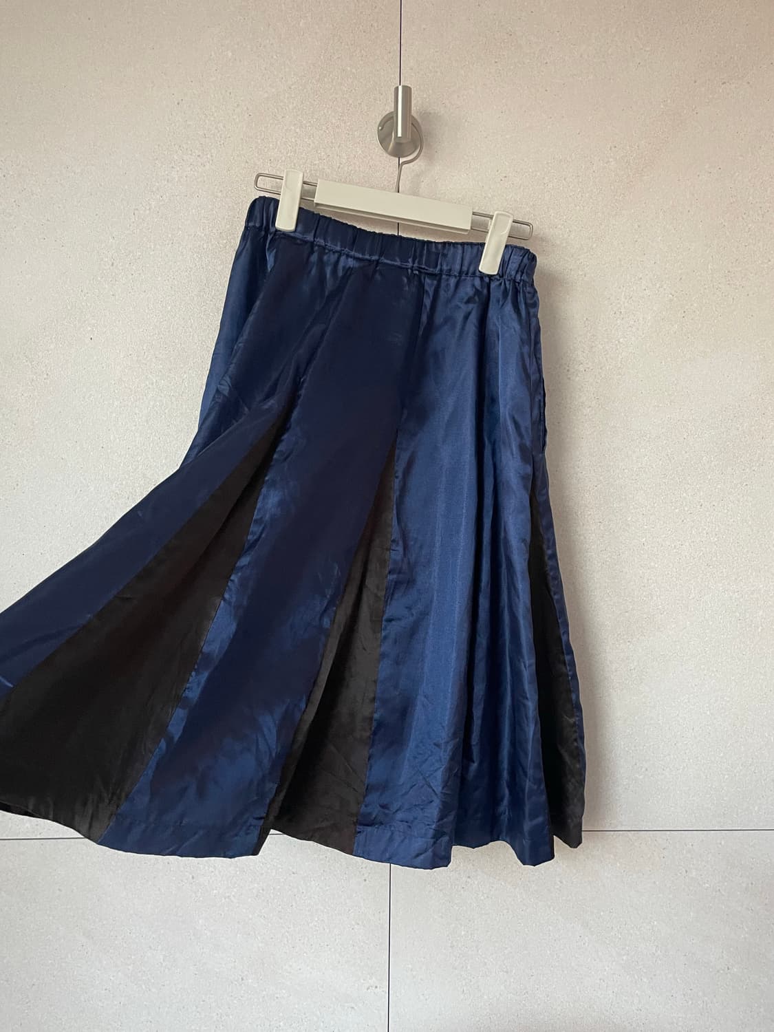 꼼데가르송 새틴 스커트 상품이미지3