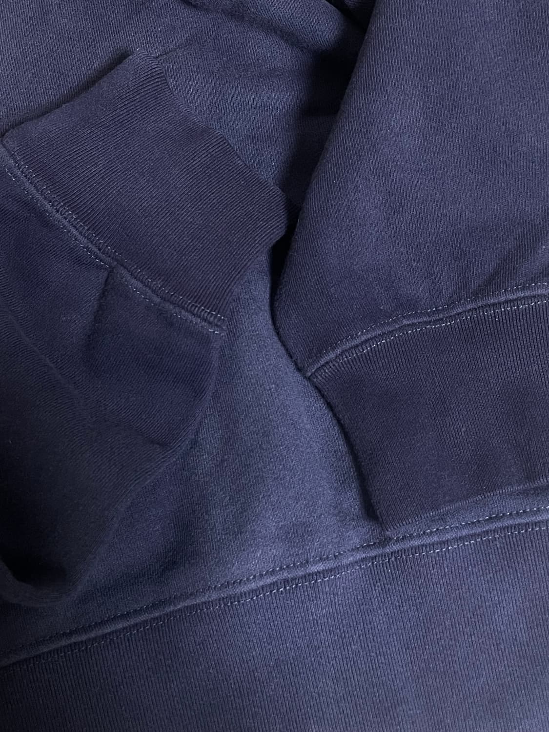 빔즈 프린팅 크롭 맨투맨 네이비 상품이미지6