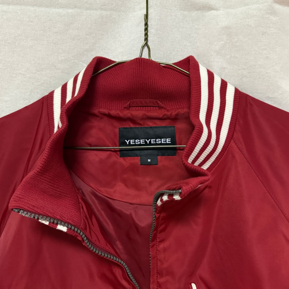 예스아이씨 하이 넥 스타디움 바시티 자켓 레드 상품이미지8