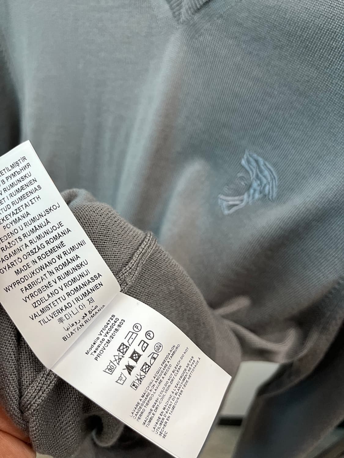 100) 베르사체 메두사 브이넥 니트  상품이미지7