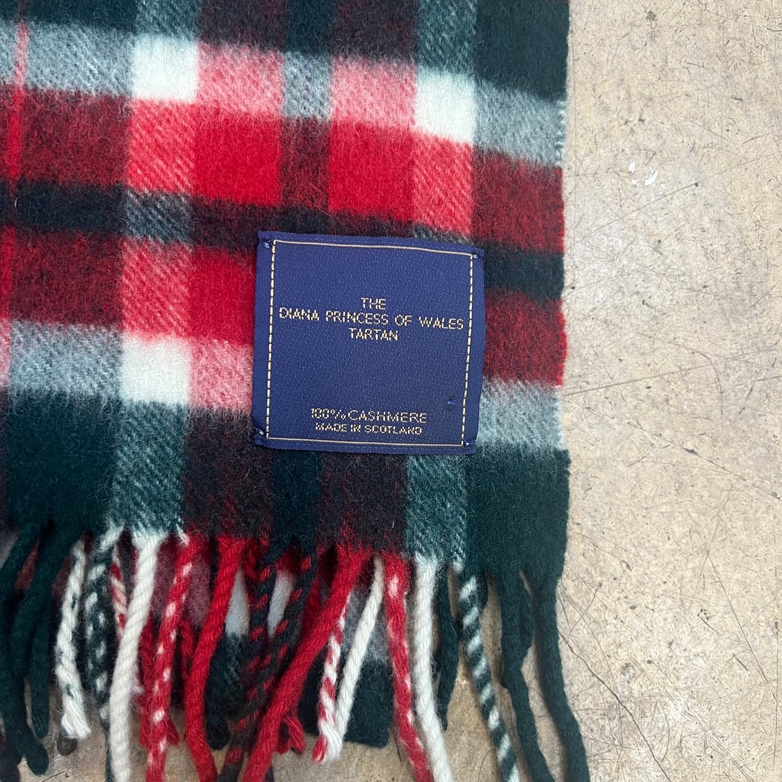 LOCHCARRON DIANA 캐시미어 머플러 상품이미지4