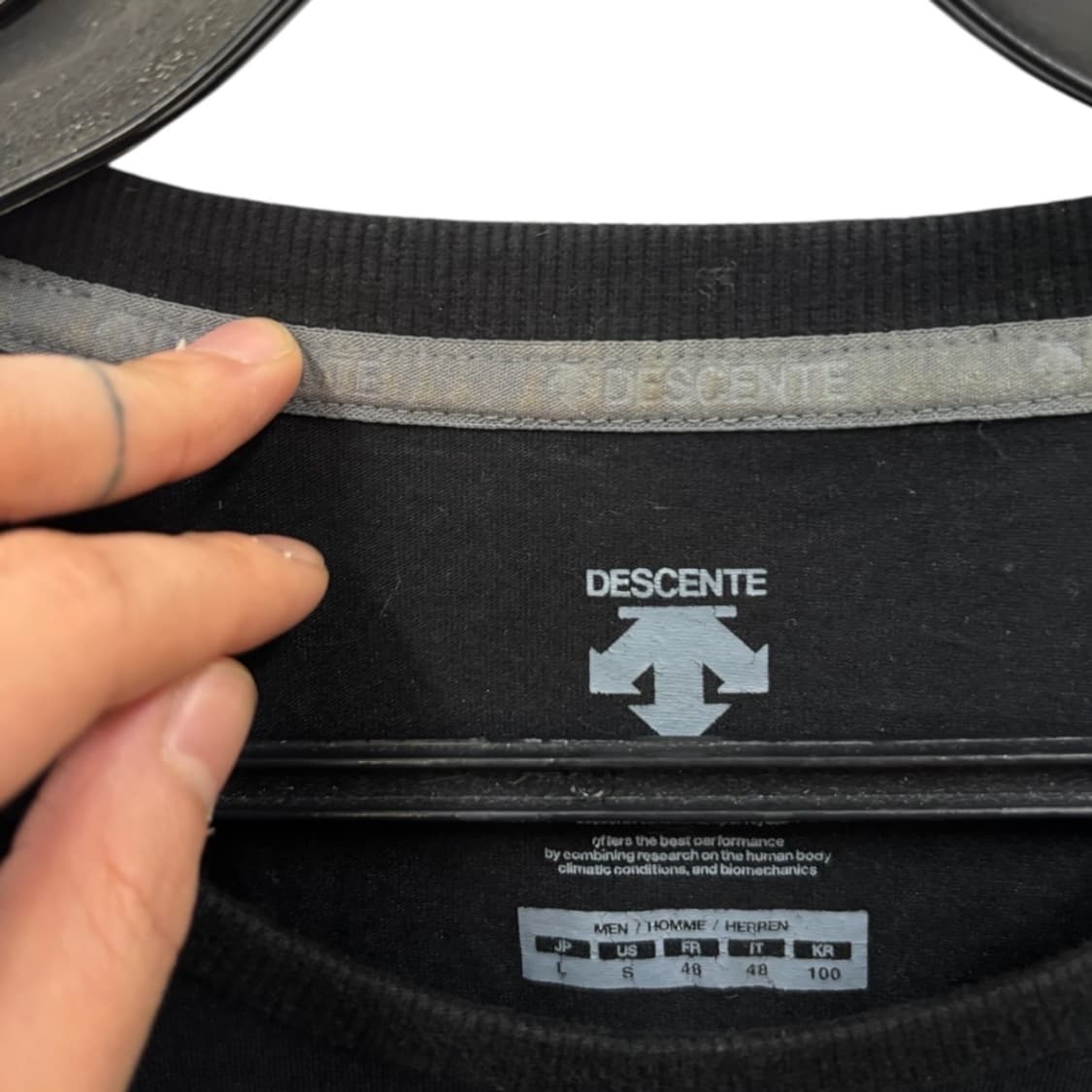 데상트 긴팔티 상품이미지4