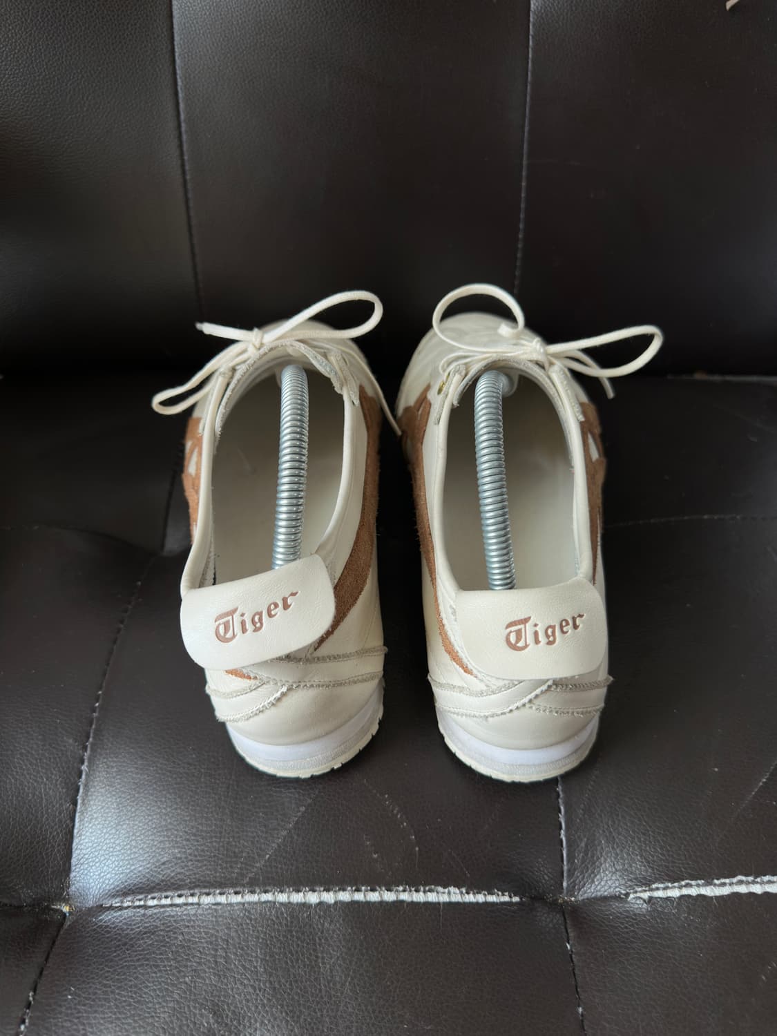 [26.5-270]오니츠카타이거 멕시코66 흰갈 스니커즈 상품이미지4