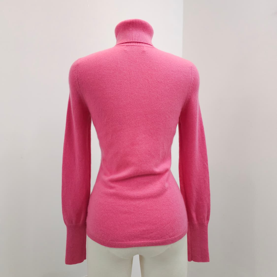 재팬 유니클로 핫핑크 캐시미어100% 터틀넥 니트  상품이미지2
