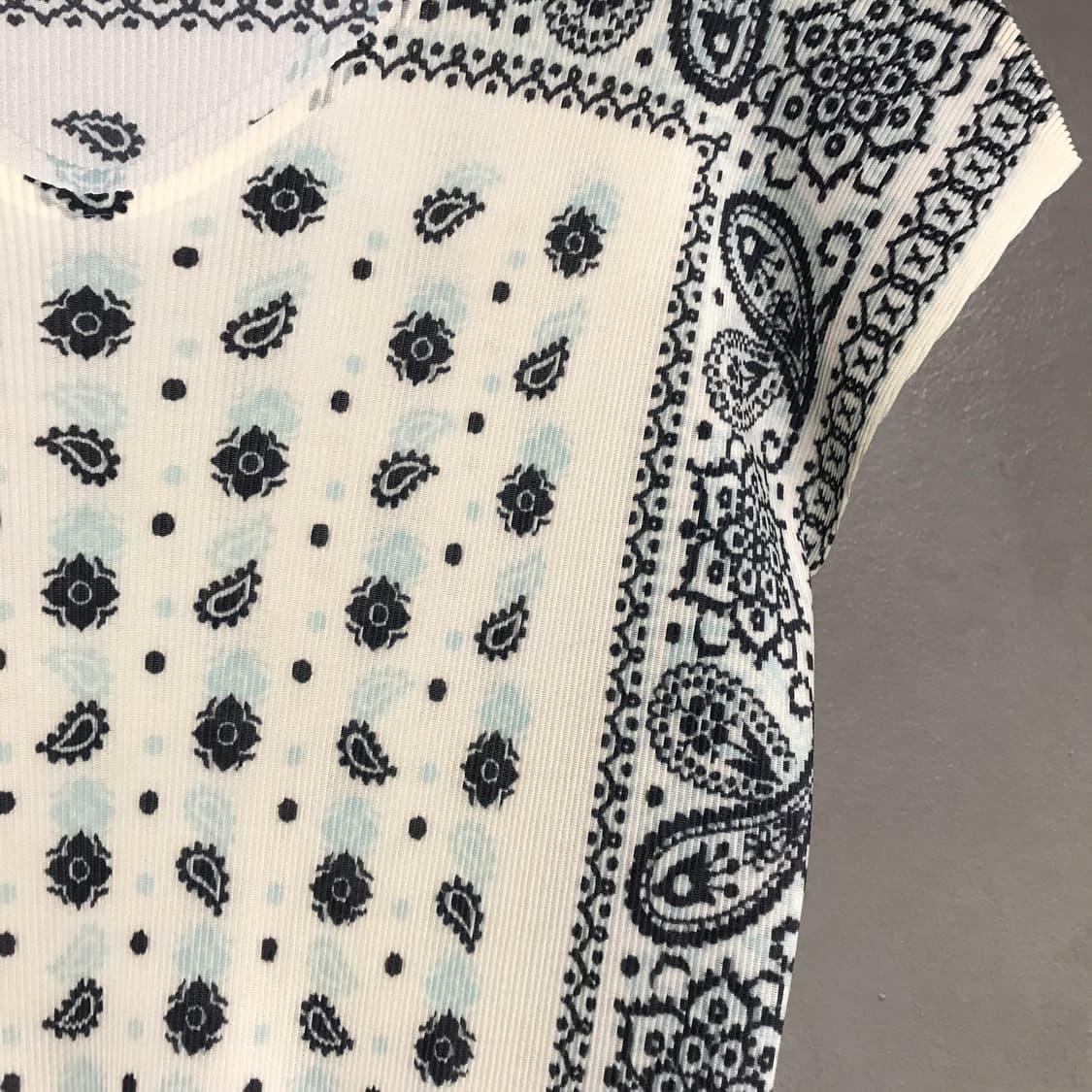 이세이 미야케 플리츠 플리즈 페이즐리 탑 3(W) 상품이미지4