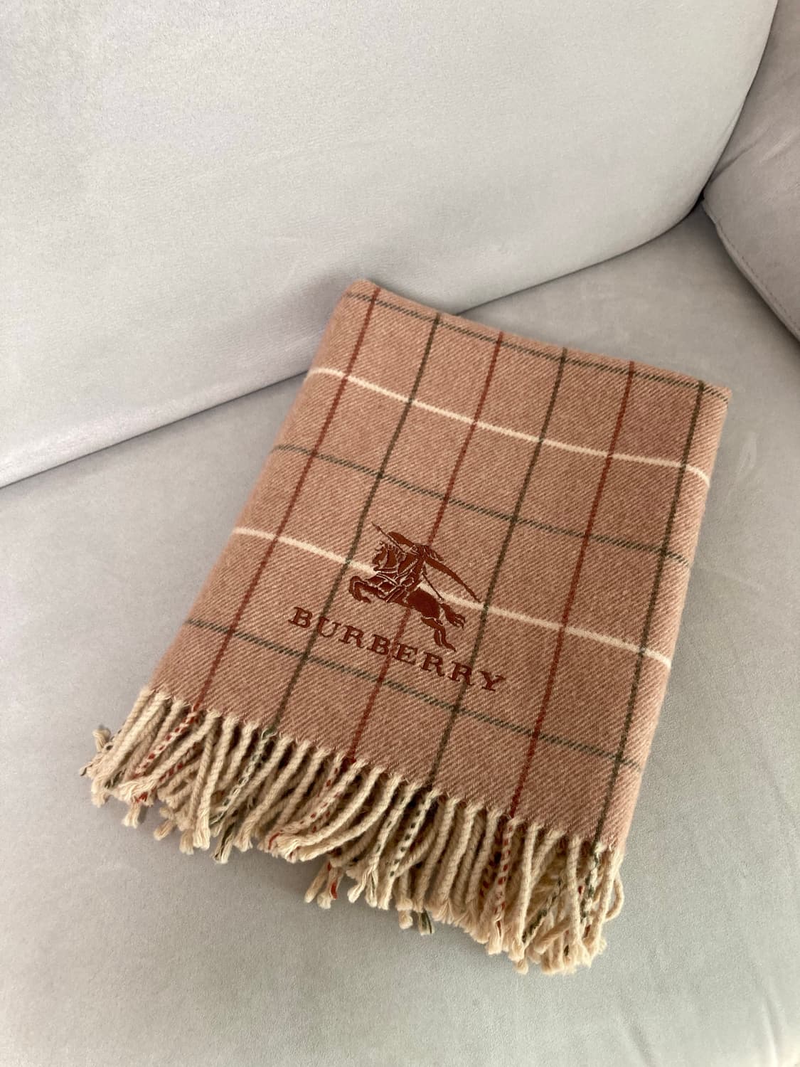 거의새것) 정품 버버리 울100% 무릎담요 겸 숄 상품이미지4