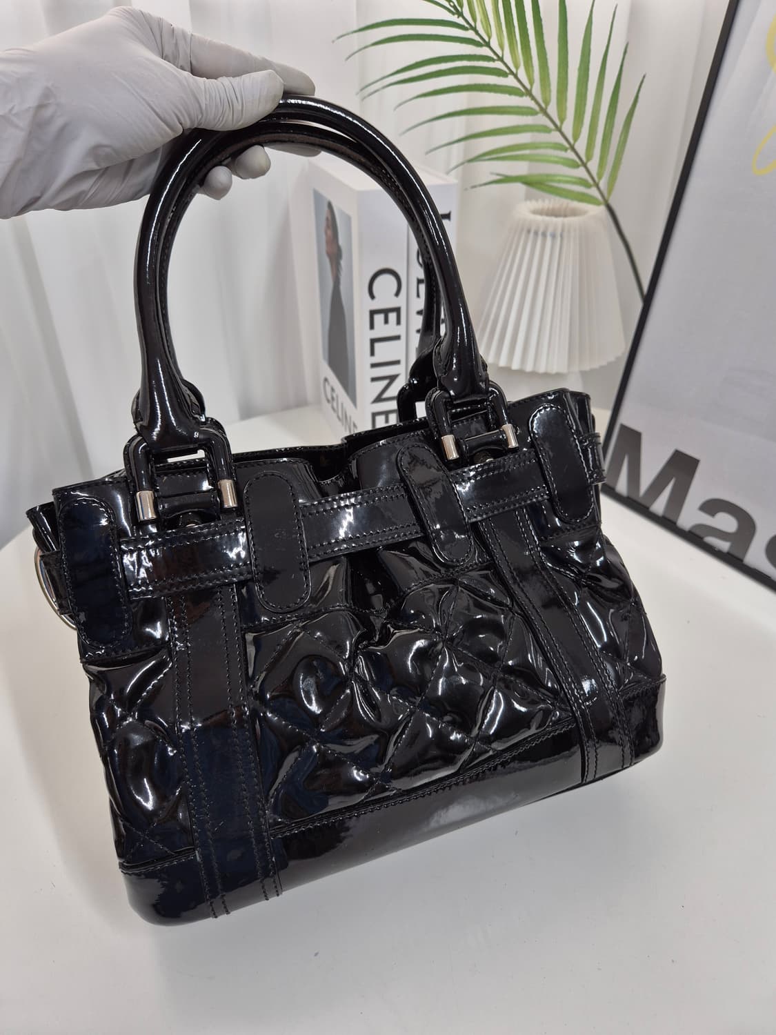 버버리 페이던트 토트백 상품이미지3