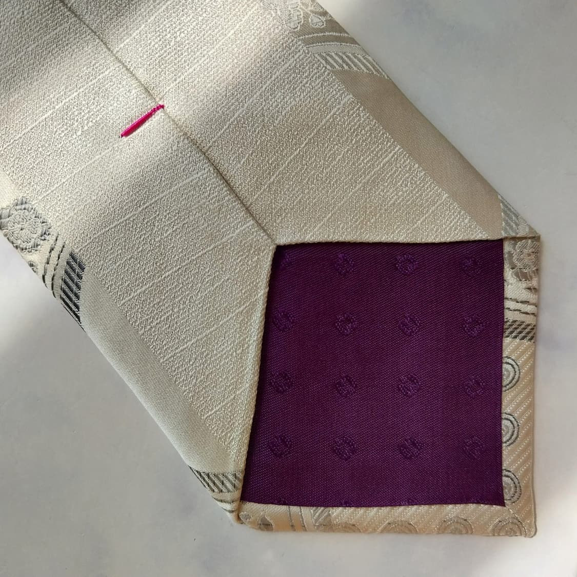 밀라숀 실크 아이보리 플라워 패턴 넥타이 9.3cm A+등급 K2361
 상품이미지7