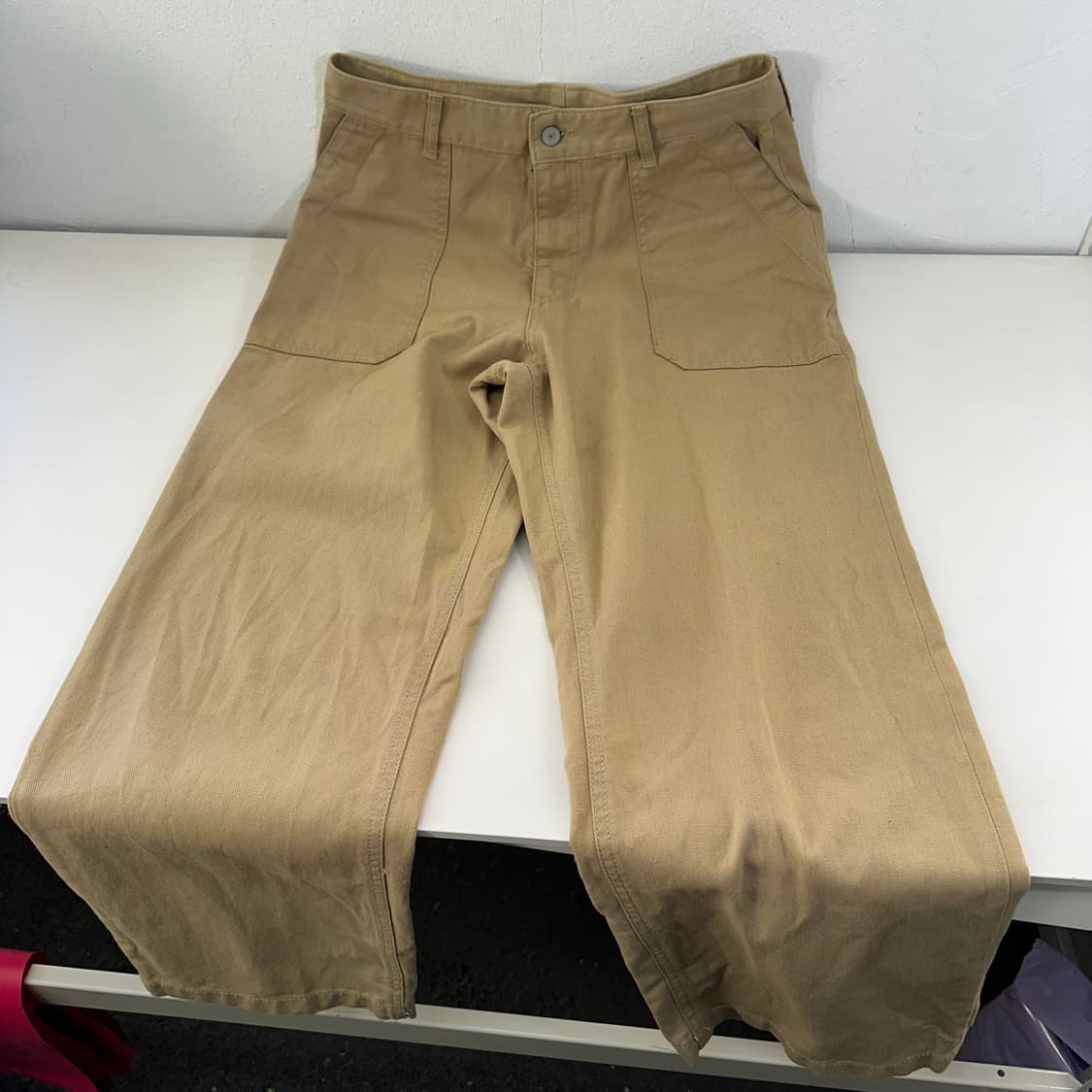 L 유니폼브릿지 베이지 세미와이드 퍼티그팬츠 상품이미지3