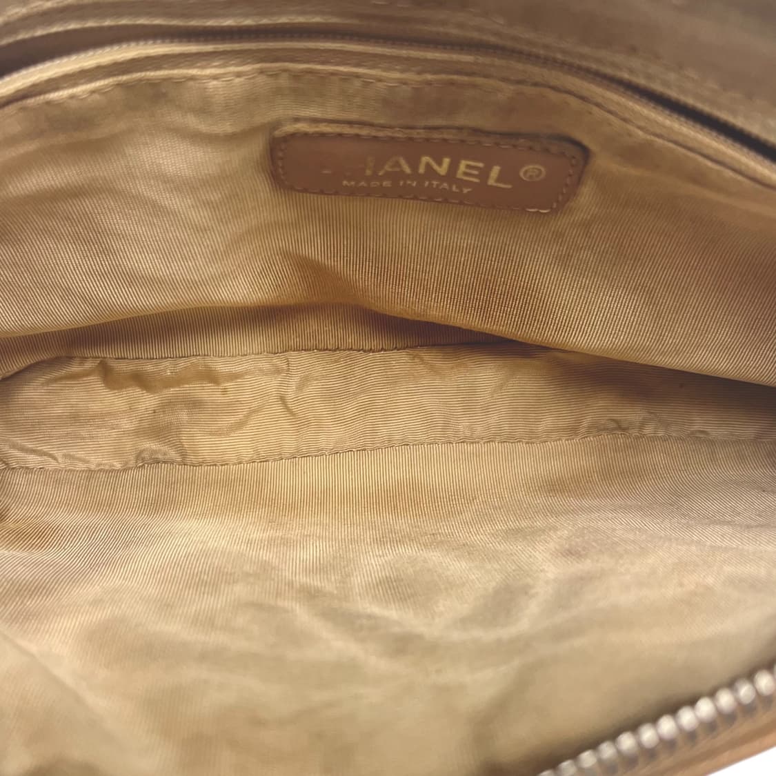 샤넬 클래식 캐비어 베이지 포쉐트 상품이미지9