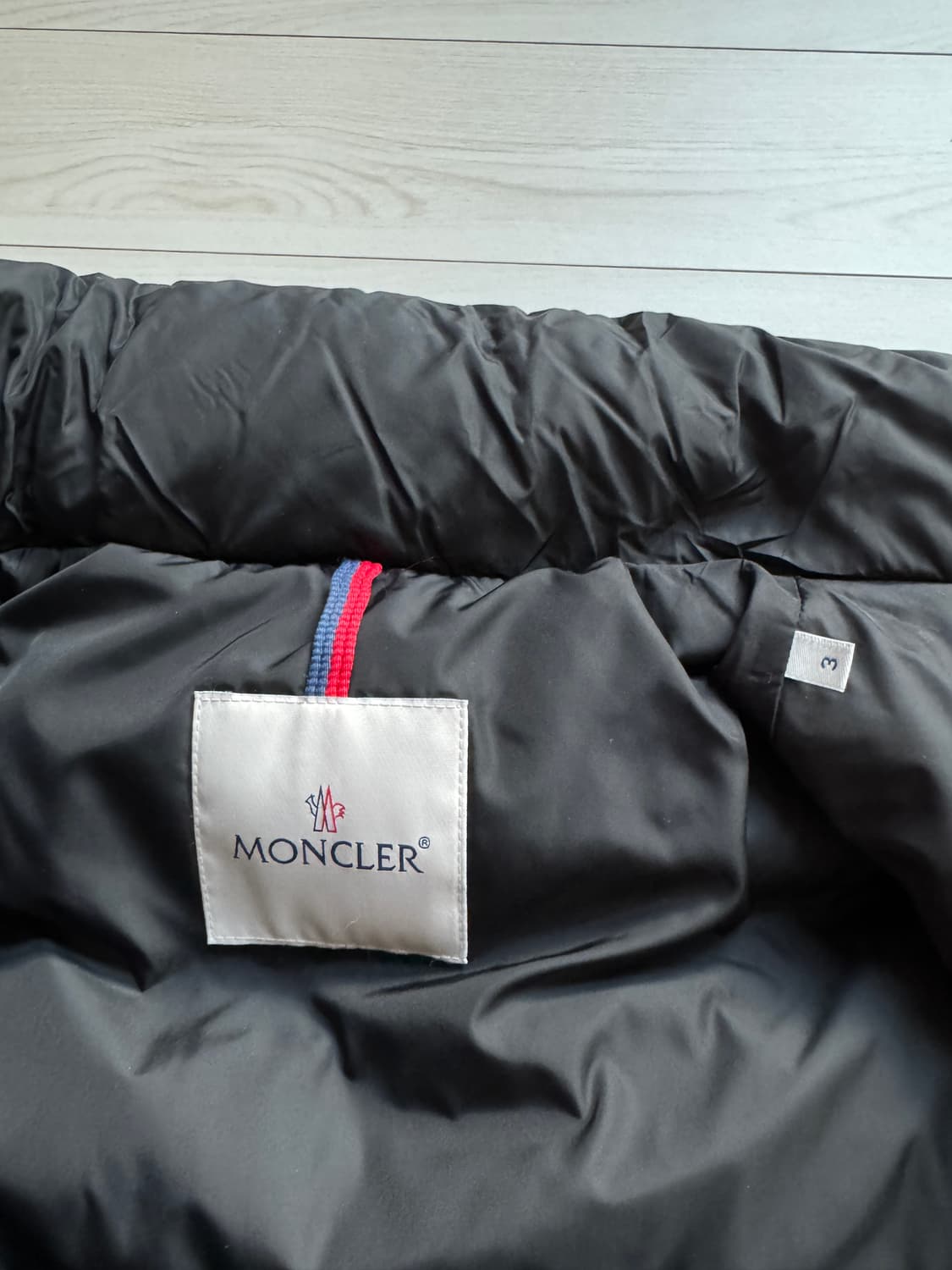 몽클레어 남성 마야프 숏 패딩 블랙 3 상품이미지6