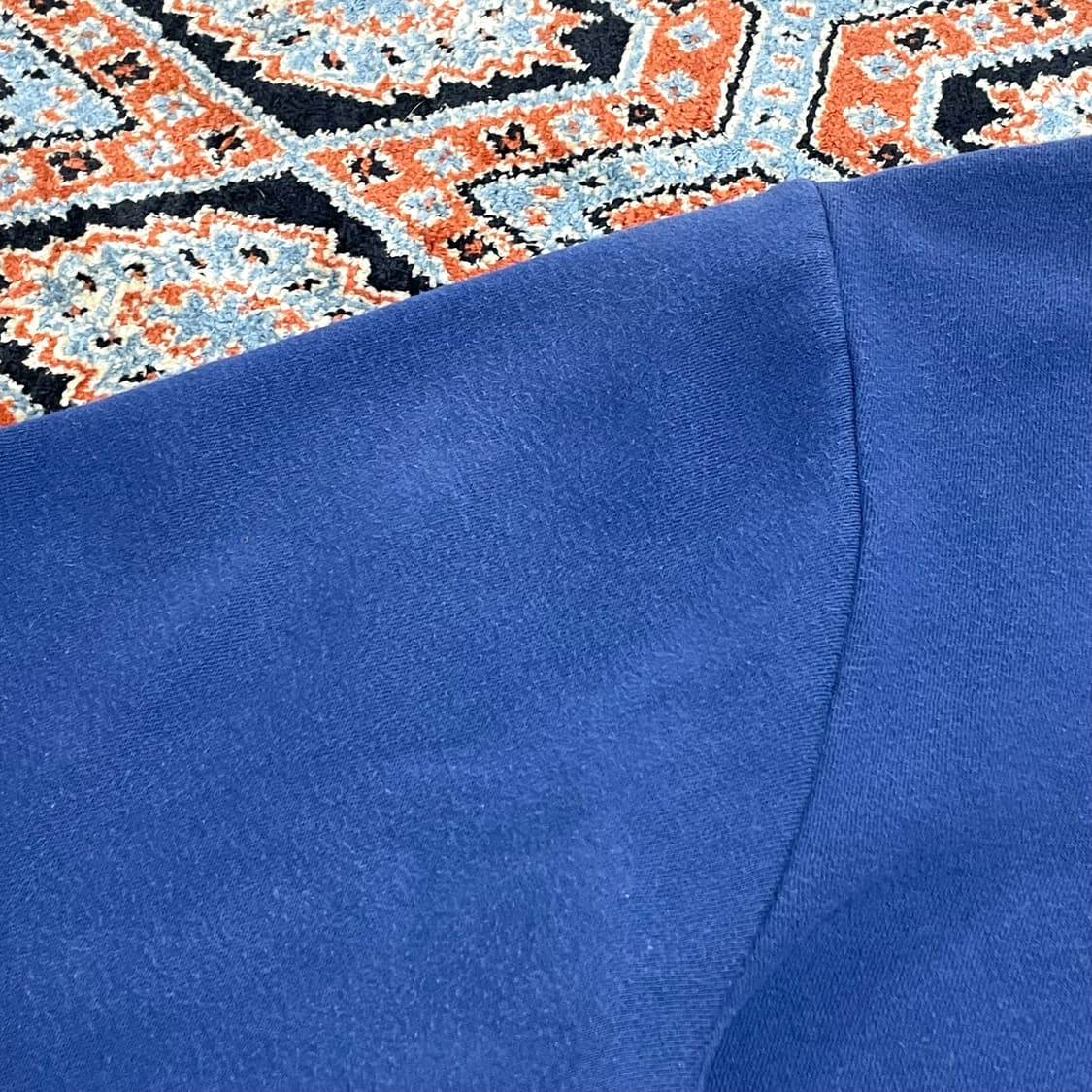 지프 시그니처 로고 블루 기모 맨투맨 티셔츠 여성S 상품이미지4