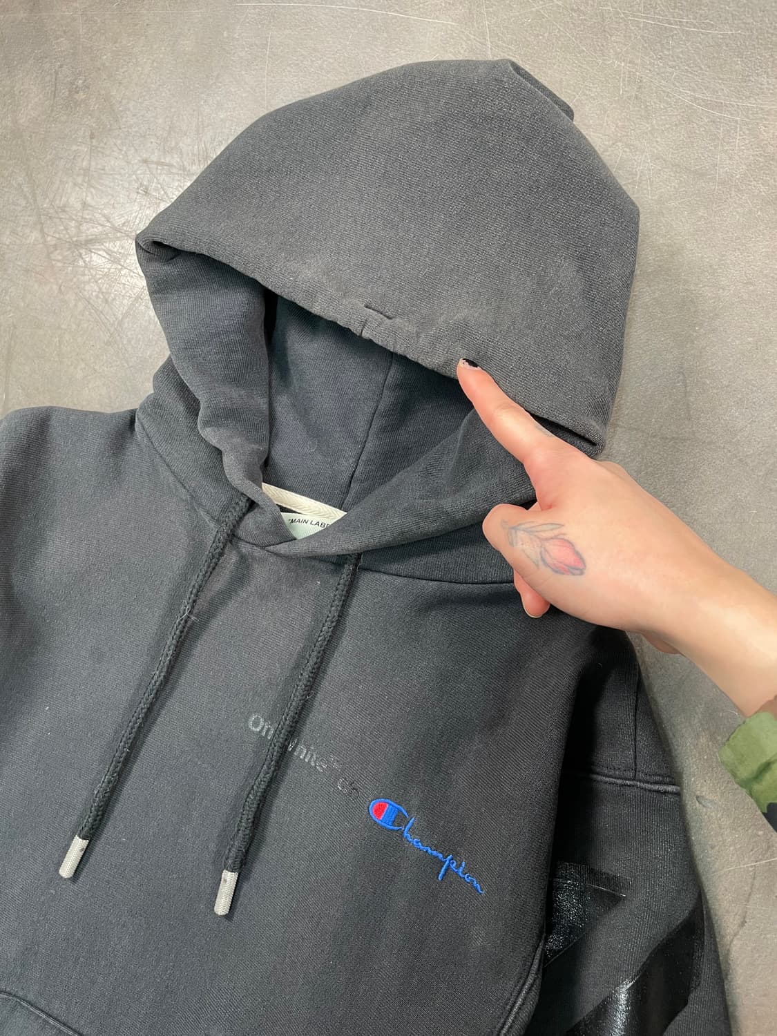 오프화이트 X 챔피온 스웻후드 상품이미지5