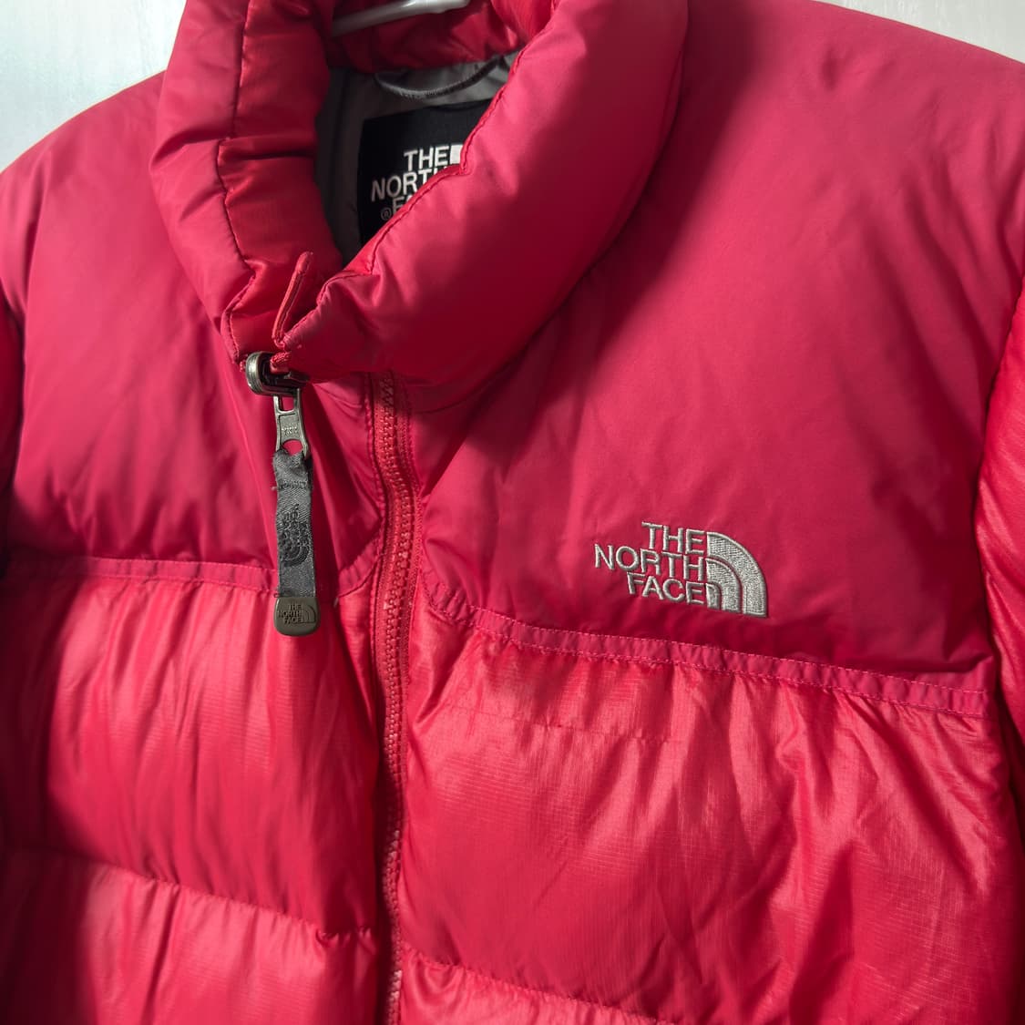 노스페이스 눕시 700 핫핑크 패딩 상품이미지3