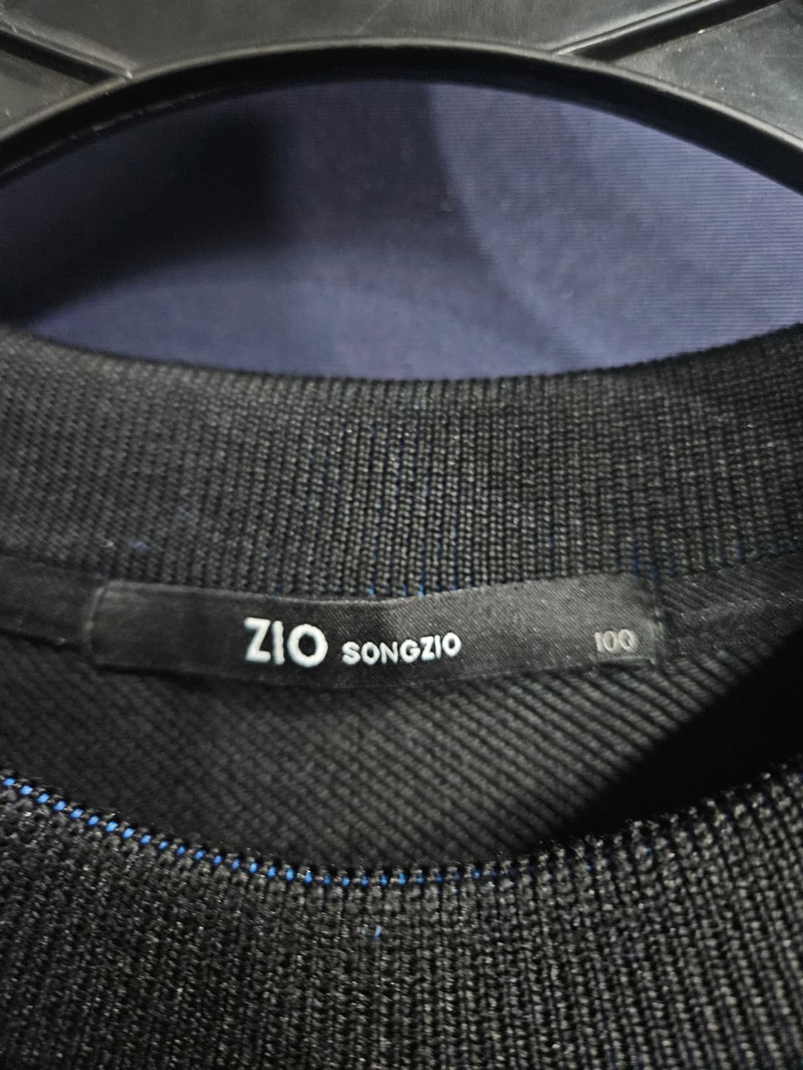 지오송지오 자수 블랙컬러 남성 오버핏 100 맨투맨  상품이미지3