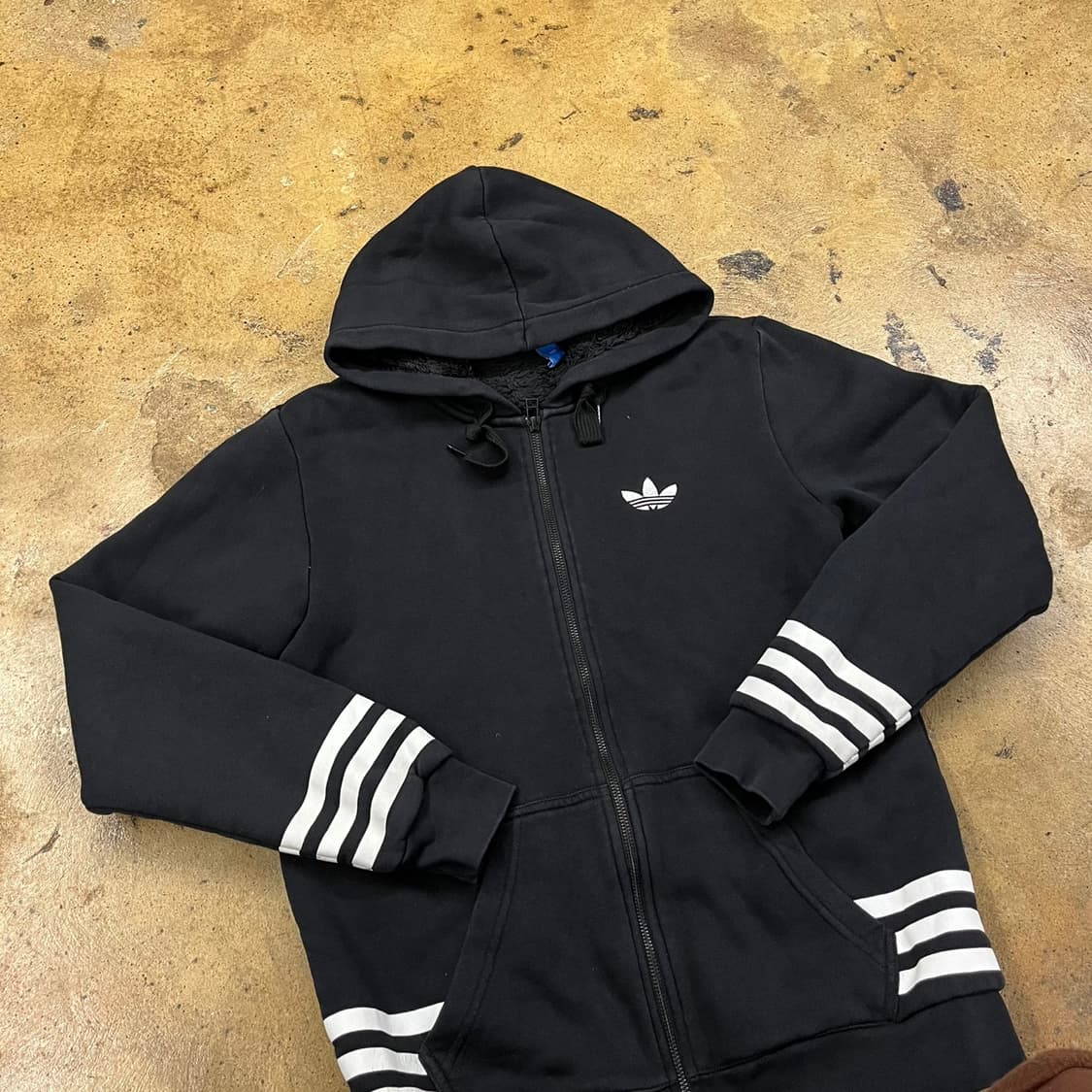 아디다스 블랙 울프 털 백로고 후드집업 95 상품이미지1