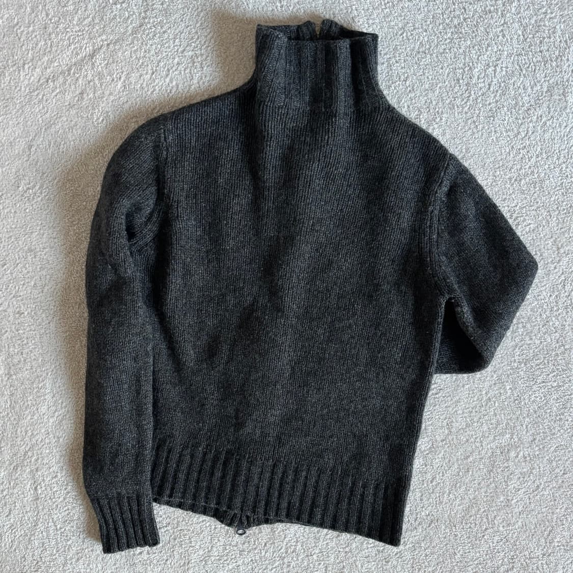 일본빈티지 캘빈클라인 차콜 딱붙 니트집업 상품이미지4