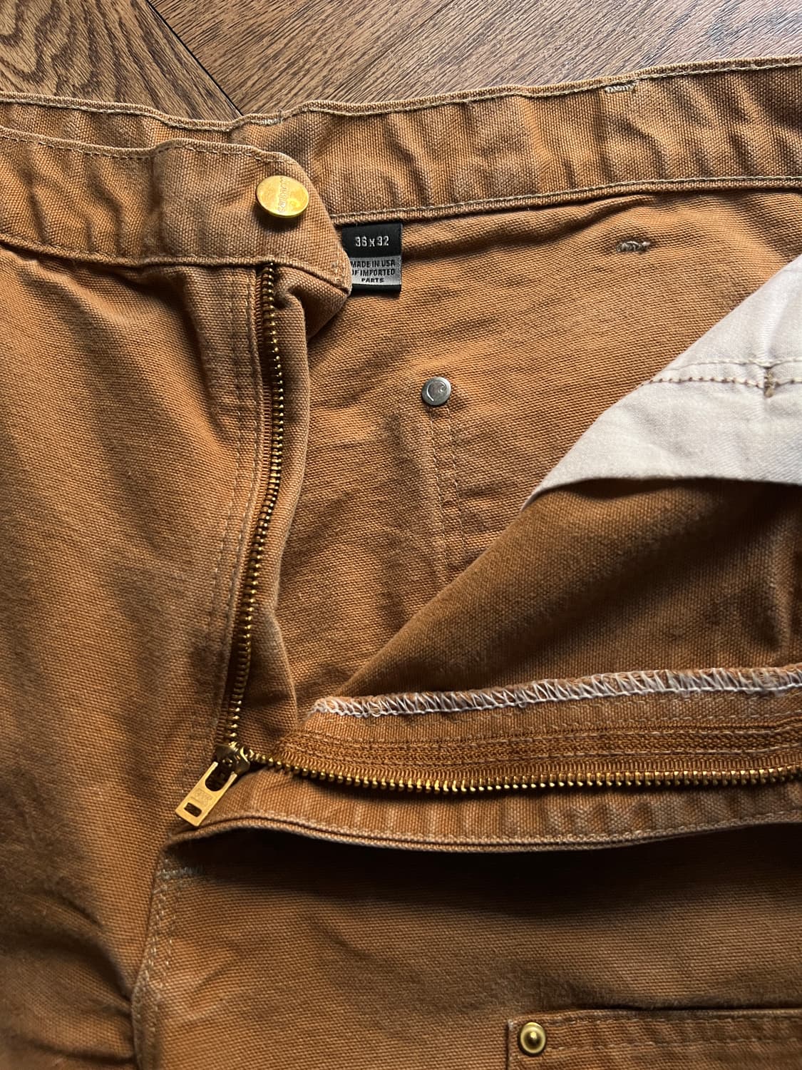 [36]칼하트 Made in USA 더티워싱 브라운 더블니 워크 팬츠 상품이미지3