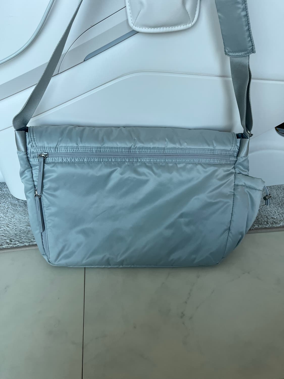 (새제품) 에스에스알엘 메신저백 / 크로스백 / 실버 색상 상품이미지2