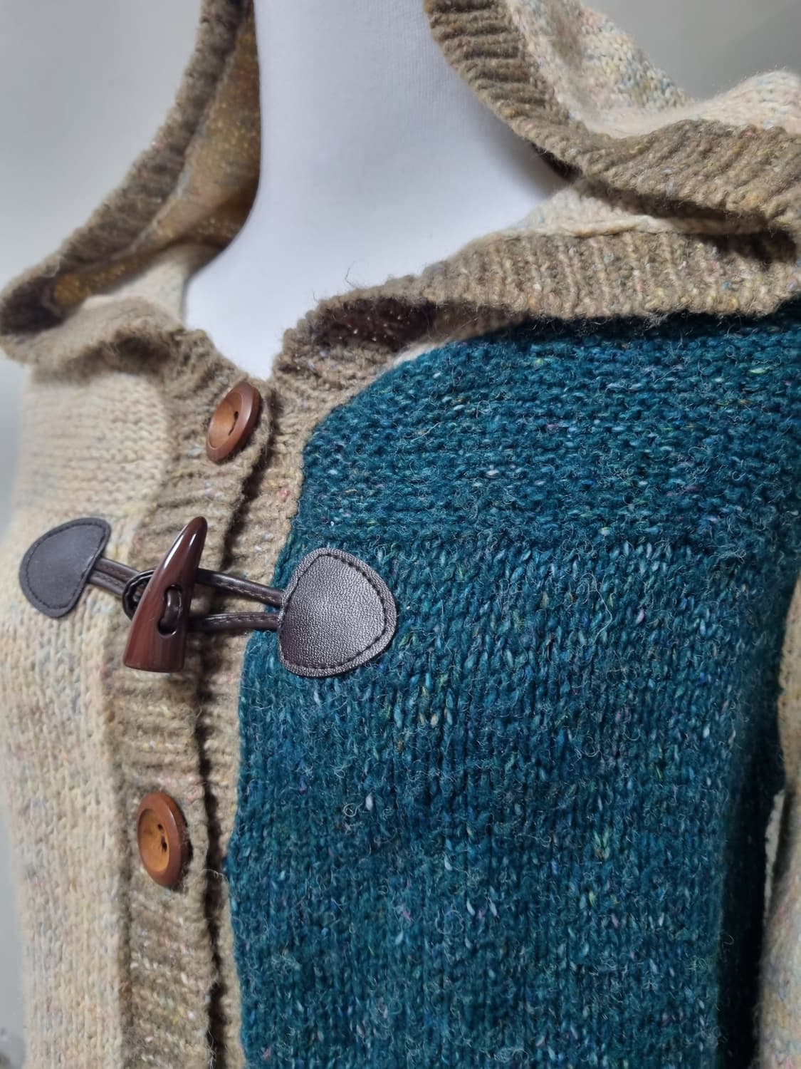 모리걸 하구미 배색 니트 토글 니트 가디건  상품이미지4