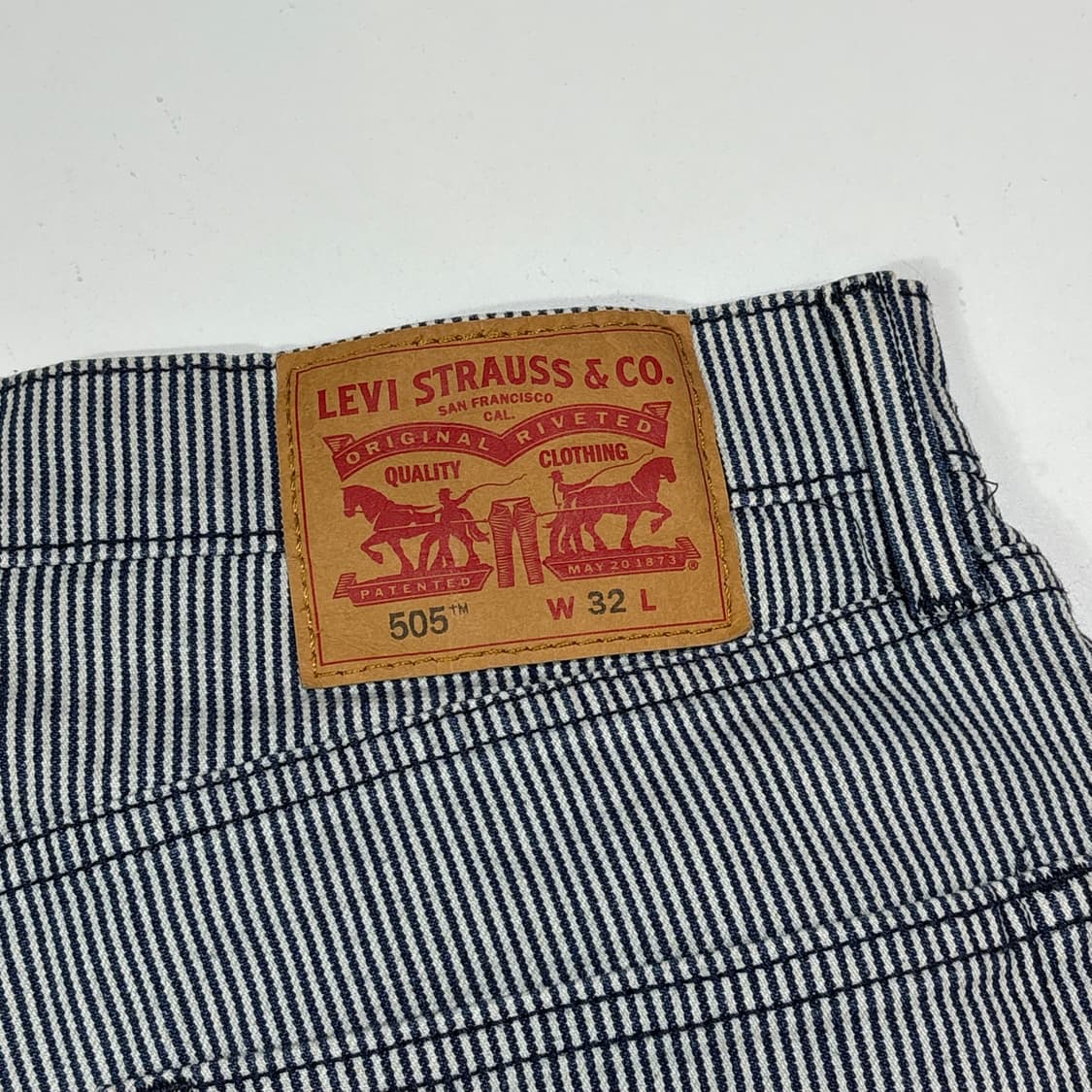 리바이스 스트라이프 데님 반바지 상품이미지4