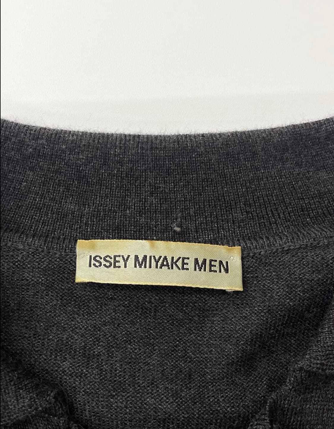 Issey Miyake 이세이미야케 포 맨 차콜 버튼 카라 울 니트 상품이미지7