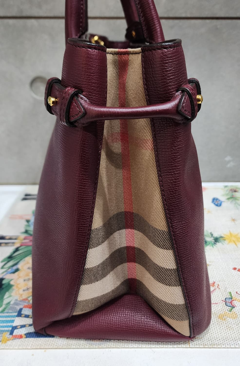 버버리 배너백 버건디 미듐 상품이미지7