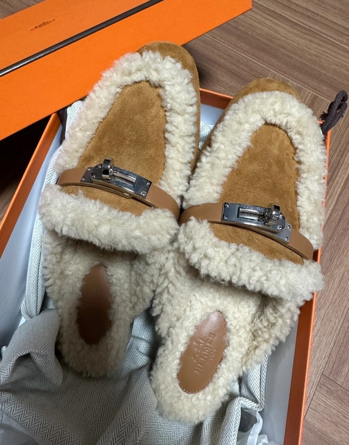 (새상품)에르메스 시어링 오즈뮬(35.5)구매가이하 상품이미지8