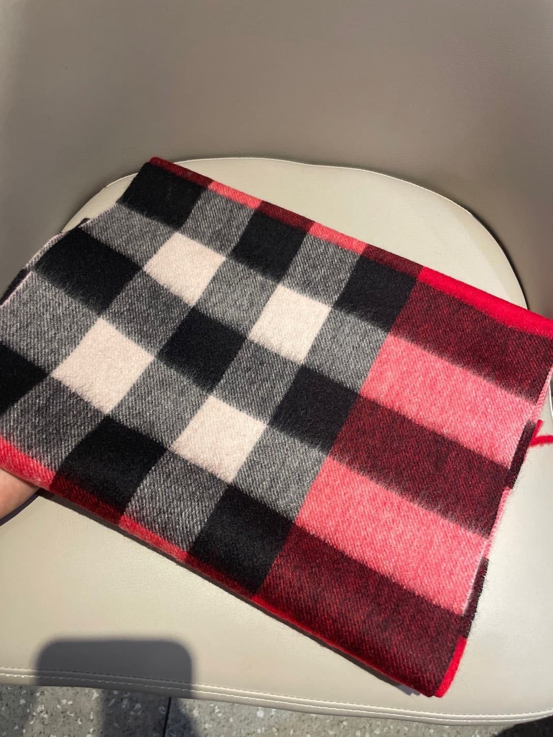 버버리 양면 머플러 램스울 100% 추동 단품
 상품이미지4