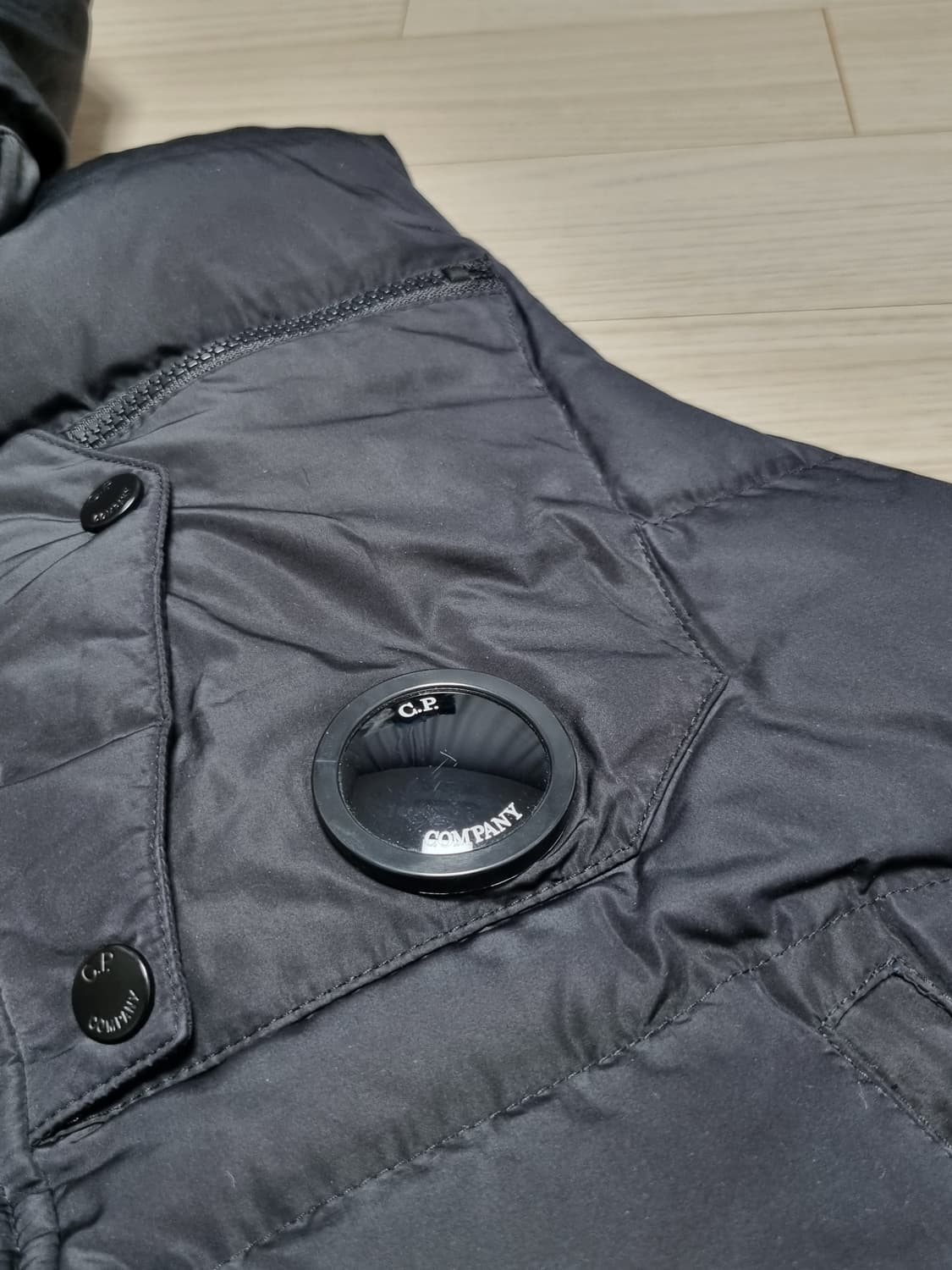 cp컴퍼니 렌즈고글 패딩조끼 상품이미지4