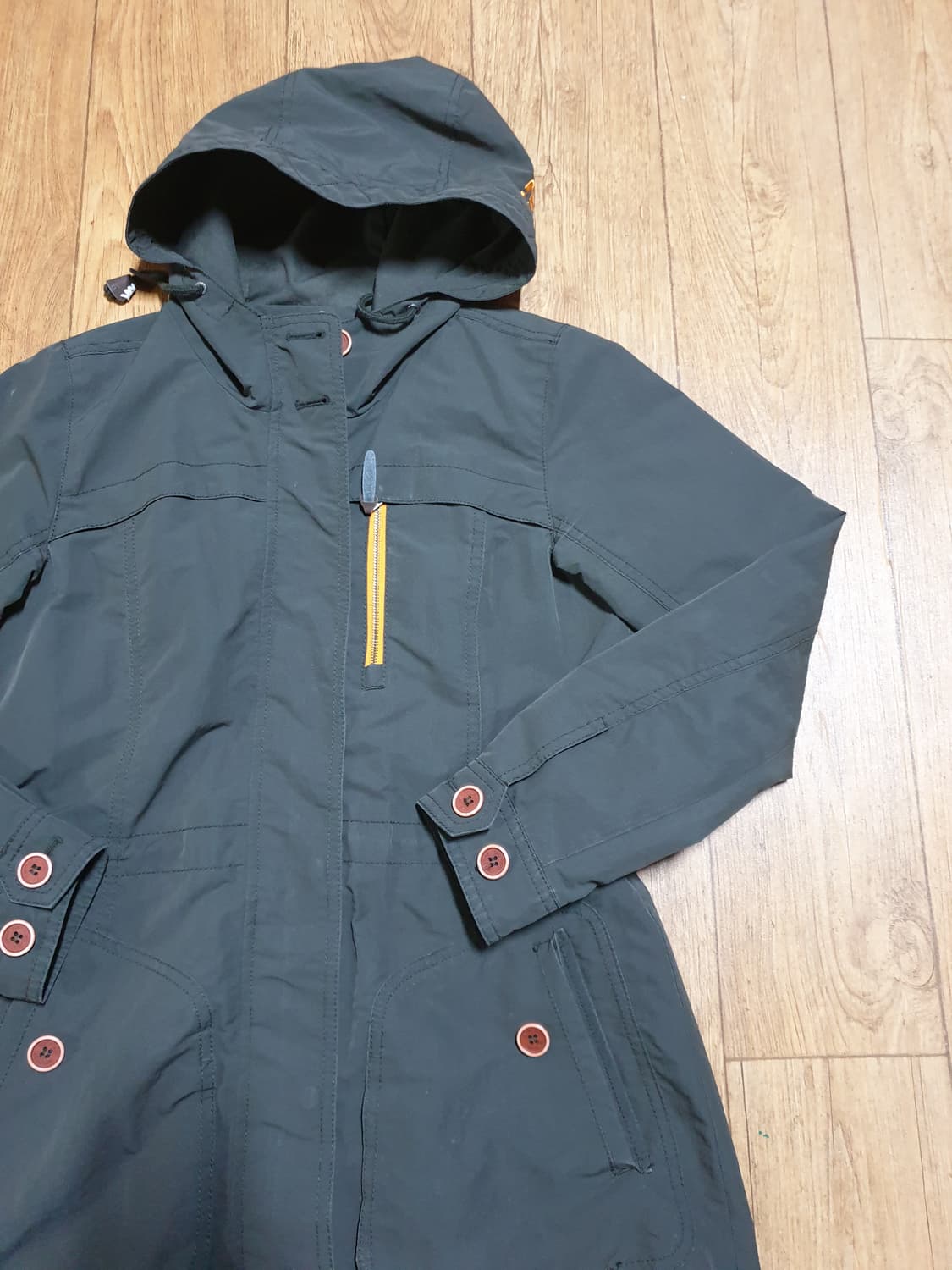1186 센터폴 아웃도어 아우터 90 사이즈입니다 상품이미지3