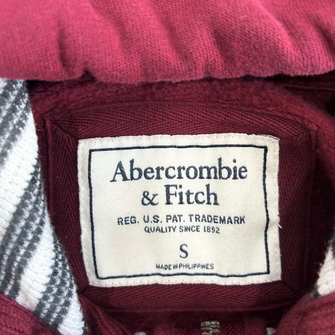 Abercrombie 아베크롬비 스펠아웃로고 버건디 후드집업 상품이미지5