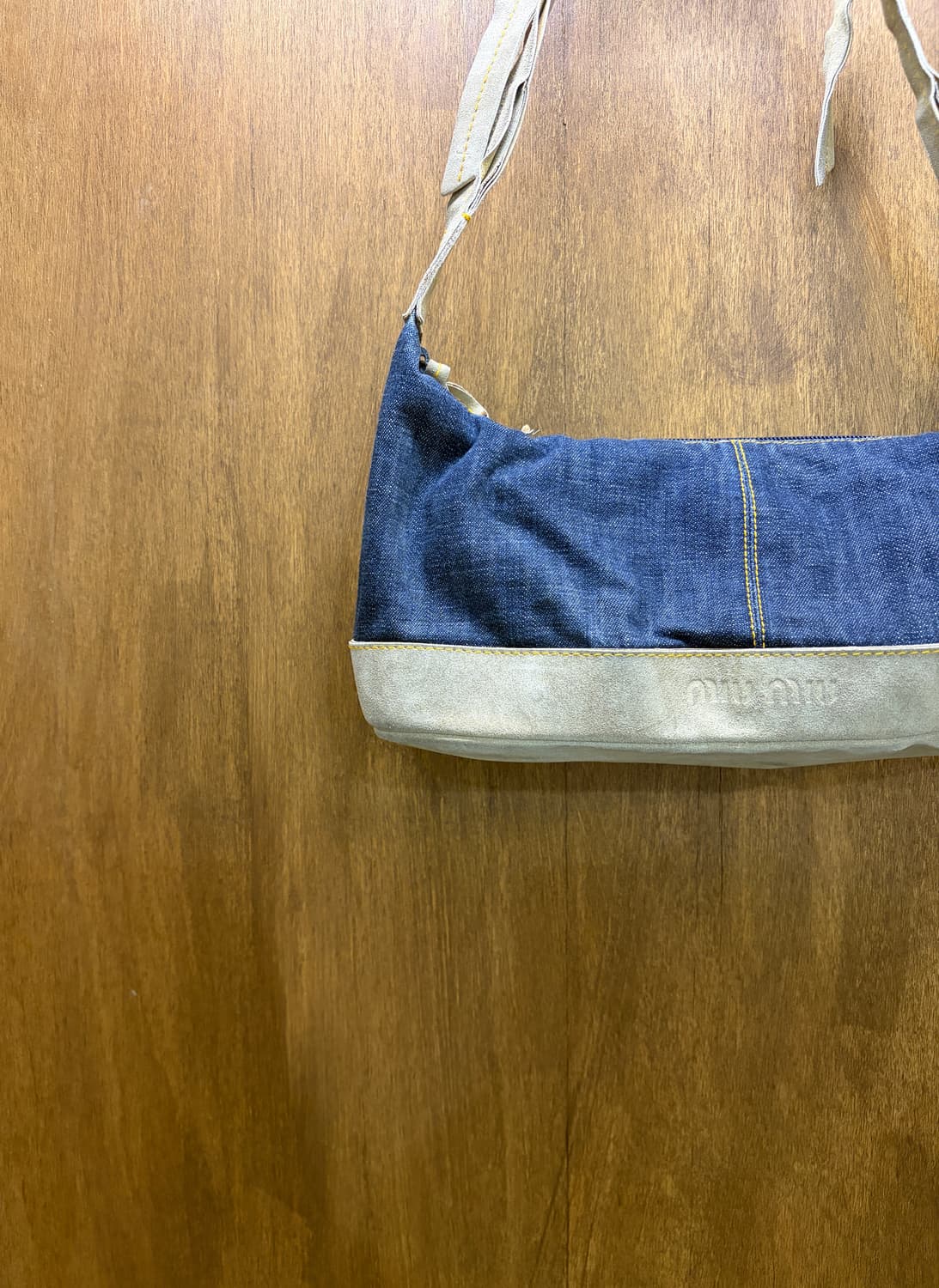 미우미우 데님 스웨이드 숄더백 상품이미지3