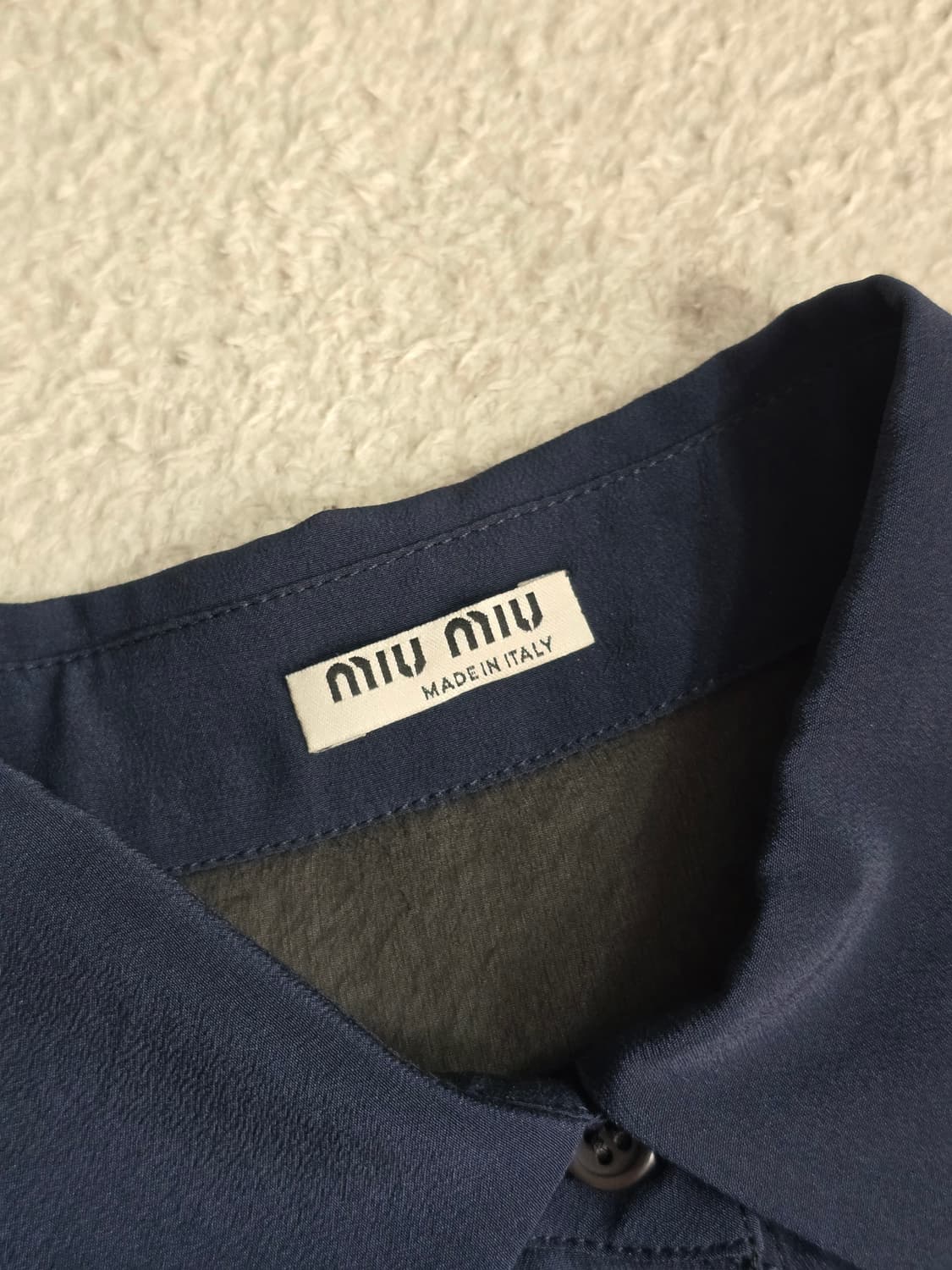 miumiu 미우미우 블랙/네이비 러플 실크 블라우스 상품이미지3
