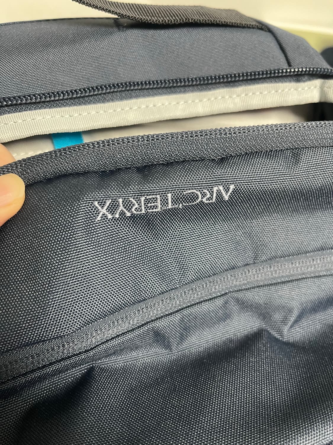 아크테릭스 맨티스 26 네이비 판매합니다 상품이미지3