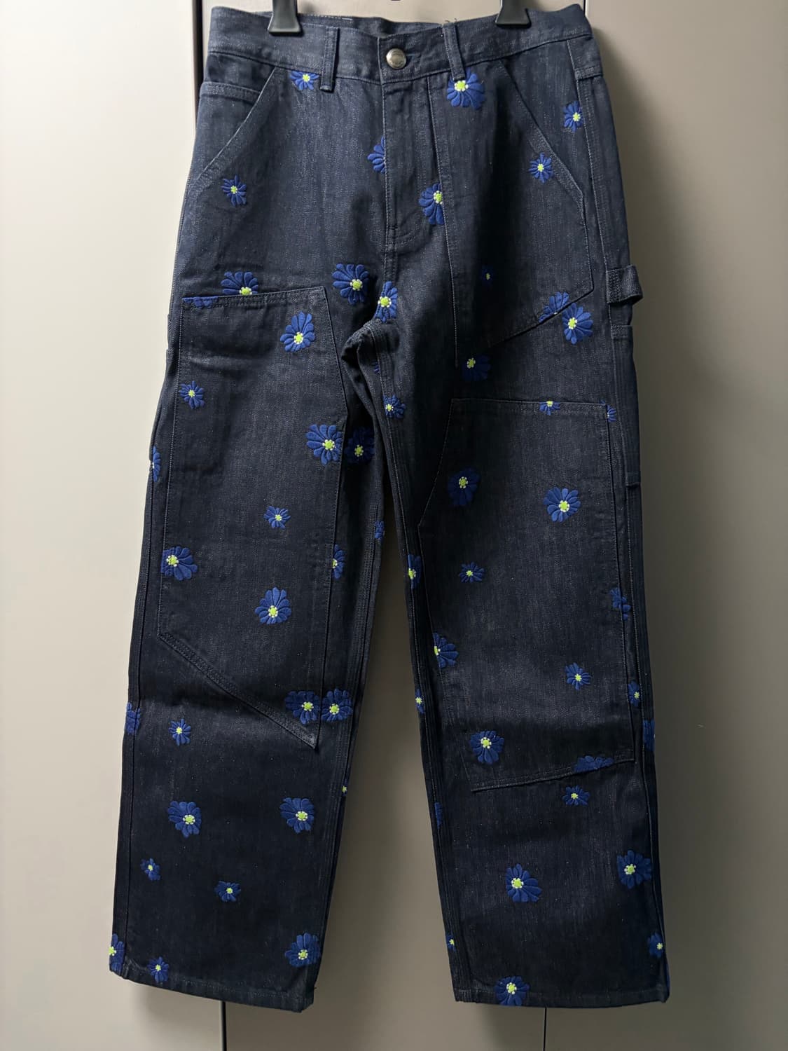 앤더슨벨 플라워 엠브로이더리 카펜터 진 apa733m, 28사이즈 상품이미지1