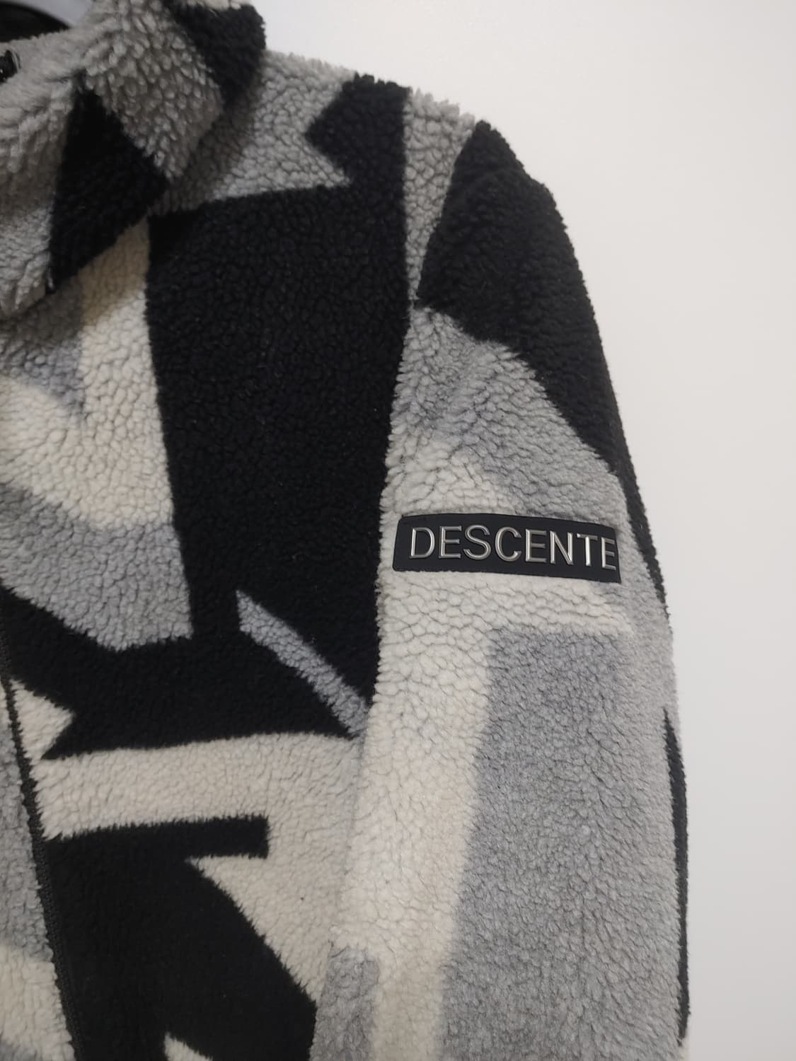 데상트   스피릿 셰르파 플리스 자켓  -L사이즈 상품이미지5